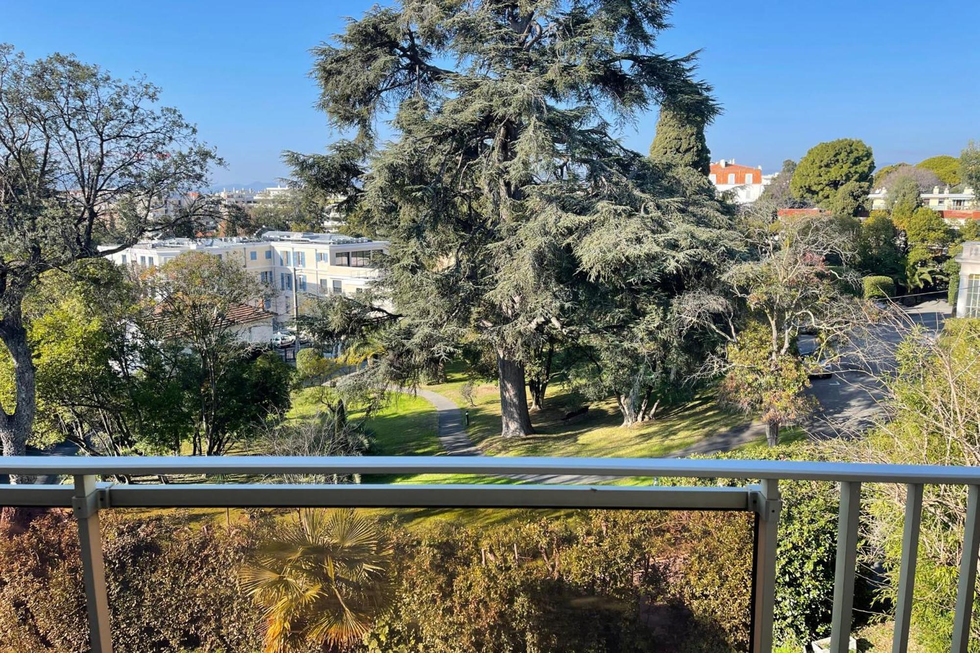 Le Cedre Magnifique A Apartment